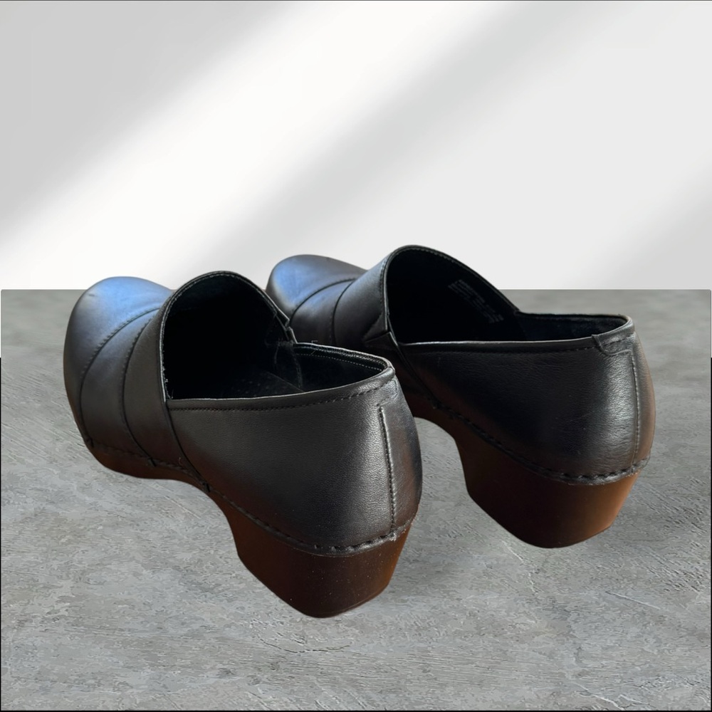 Dansko Clogs, Size 39 (Us 8-8.5) - image 3